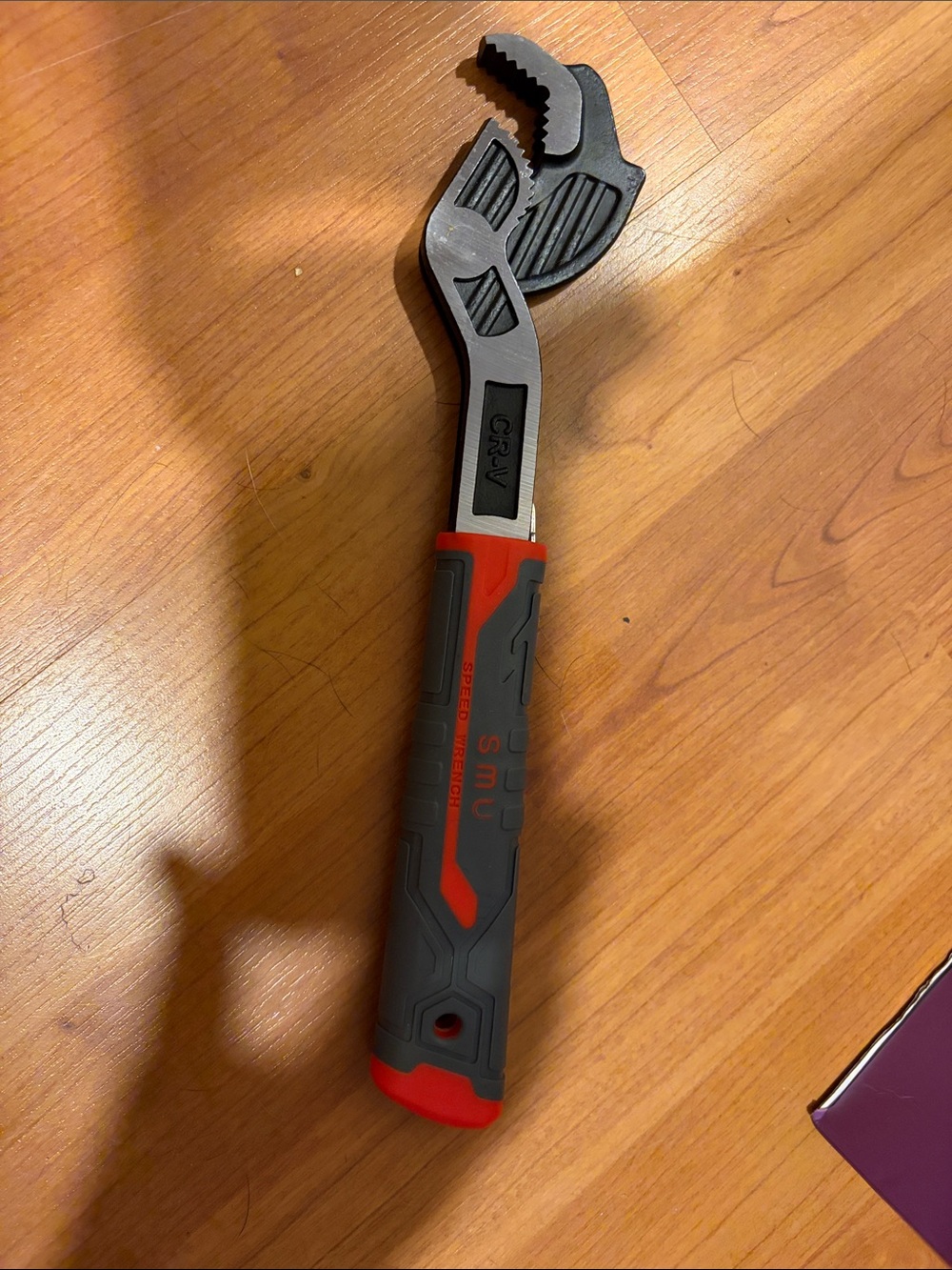 Adjustable Groove Joint Wrench - Gray/Red